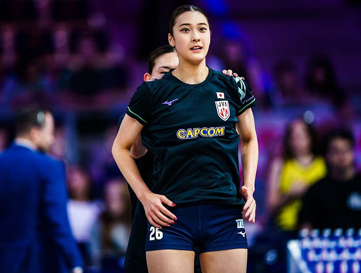 “Thiên thần bóng chuyền” Sato cùng hot girl Orro bật cao hơn 3m, thi đấu ấn tượng tại VNL 2025 - 3