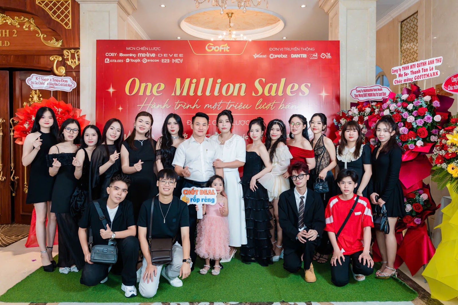 Toàn thể nhân sự Gofit Mart tham gia sự kiện One Million Sales