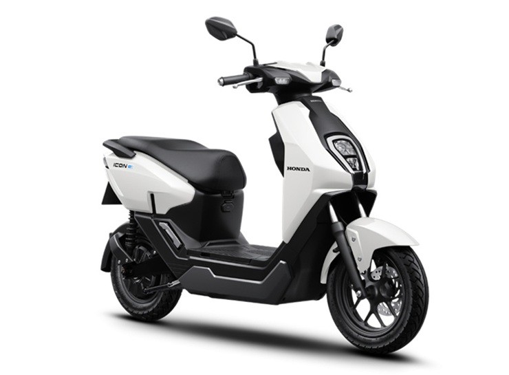 Loạt xe máy điện giá rẻ dùng pin lithium an toàn đang tại Việt Nam - 1