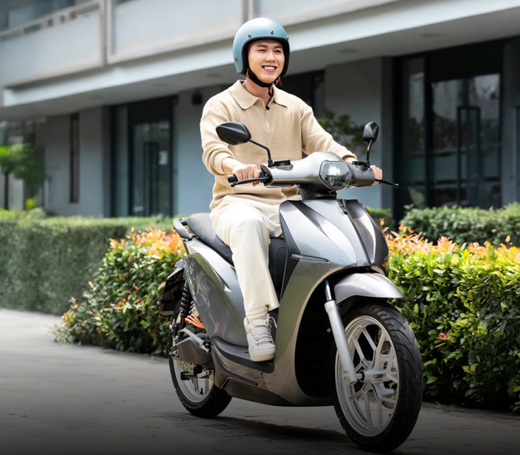 Loạt xe máy điện giá rẻ dùng pin lithium an toàn đang tại Việt Nam - 2