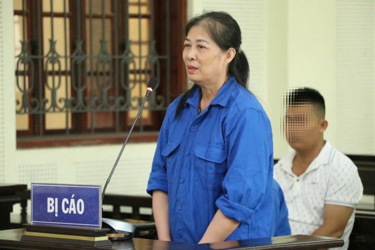 Bị cáo Trần Thị Ngọc, mẹ vợ của bị cáo Mạnh