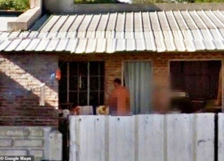 Ảnh được đăng trên Google Maps (được các trang báo xóa mờ một số chi tiết). Ảnh: Google Maps, Daily Mail.