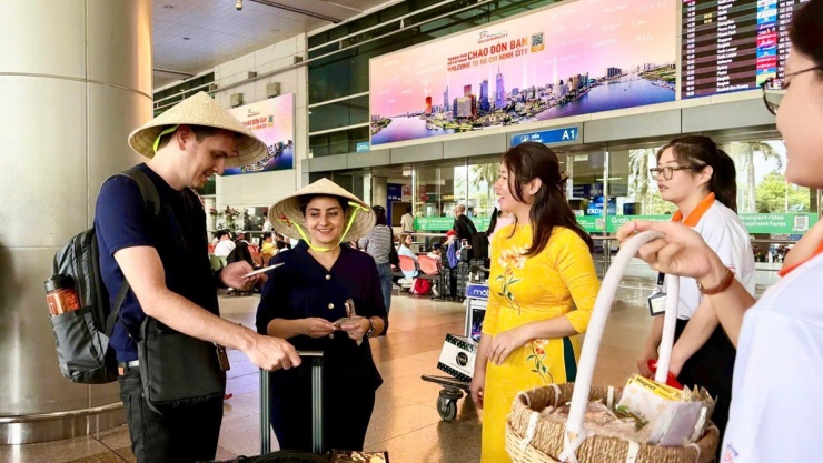 Một trong những bài toán lớn hiện nay là làm sao để giữ chân du khách ở lại TP.HCM lâu hơn