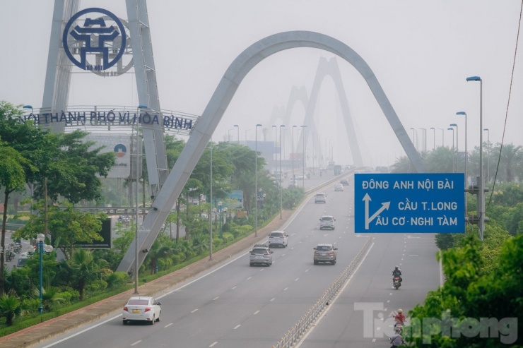 Bầu trời Hà Nội trắng xoá, ô nhiễm không khí ở mức báo động đỏ - 8