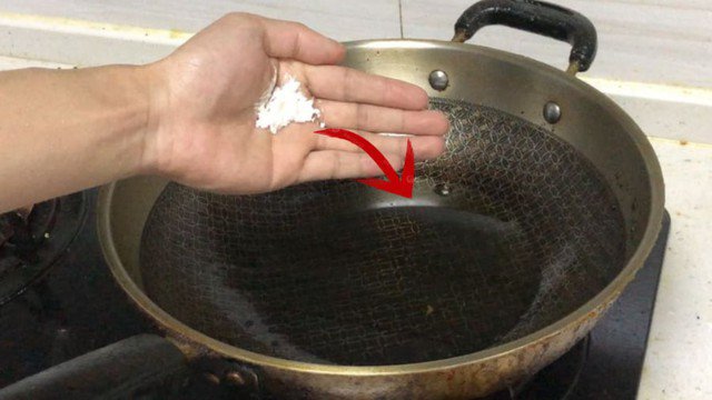 8 mẹo giúp món chiên không bắn dầu, giòn rụm lâu - 2