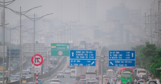 Bầu trời Hà Nội trắng xoá, ô nhiễm không khí ở ...