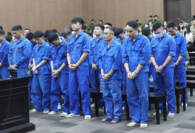Các bị cáo tại phiên tòa chiều 29/7.
