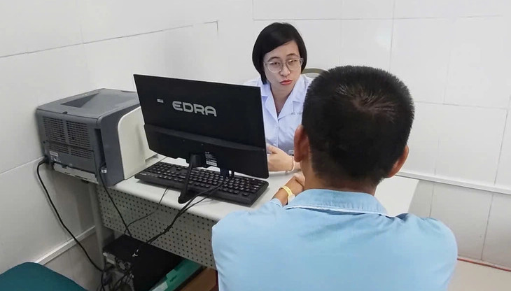 Bệnh nhân khám nam khoa tại Bệnh viện Bạch Mai. Ảnh: BSCC.