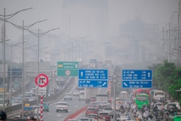 Bầu trời Hà Nội trắng xoá, ô nhiễm không khí ở mức báo động đỏ