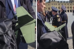 Video: Vũ khí lạ được vệ sĩ của ông Putin mang theo khi bảo vệ Tổng thống Nga