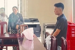 5 cựu cán bộ, chiến sĩ trại tạm giam bị bắt