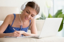 Tại sao âm nhạc giúp học tiếng Anh hiệu quả?
