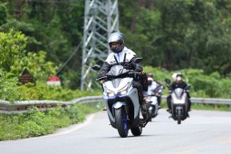 Công nghệ YECVT độc quyền trên Yamaha NVX: Tăng tốc êm ái, đổ đèo vững vàng