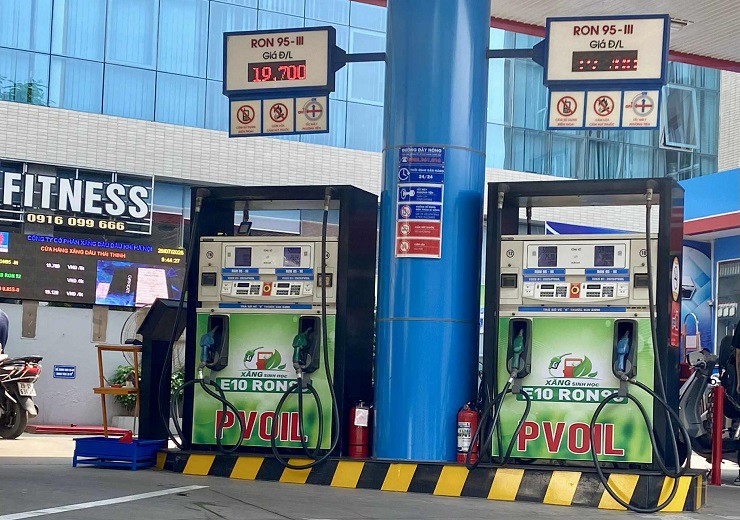 Một cửa&nbsp;hàng xăng dầu tại phường Đống Đa&nbsp;chuẩn bị thí điểm bán xăng sinh học E10 từ ngày 1/8.