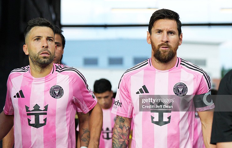 Messi và Alba thất vọng vì bị treo giò