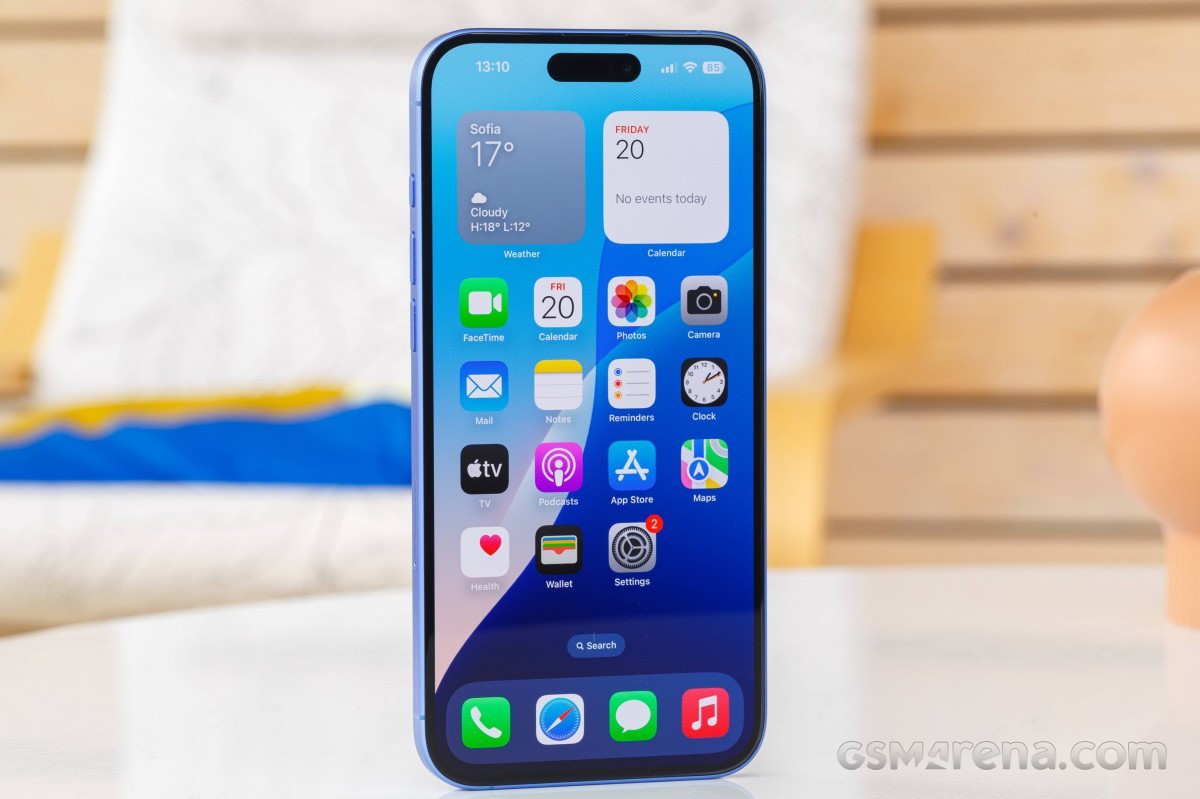 Màn hình Dynamic Island và công nghệ Super Retina XDR OLED.