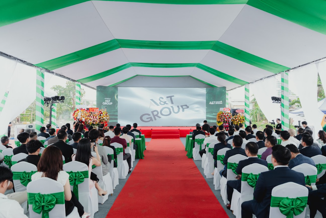 A&amp;T Saigon Riverside đã chính thức khởi công bởi chủ đầu tư A&amp;T Group, Đơn vị thiết kế Cubic, Đơn vị triển khai dự án DXMD Vietnam, Ngân hàng tài trợ Vietcombank, Nhà thầu thi công với sự chứng kiến của hơn hàng trăm khách mời và đối tác chiến lược