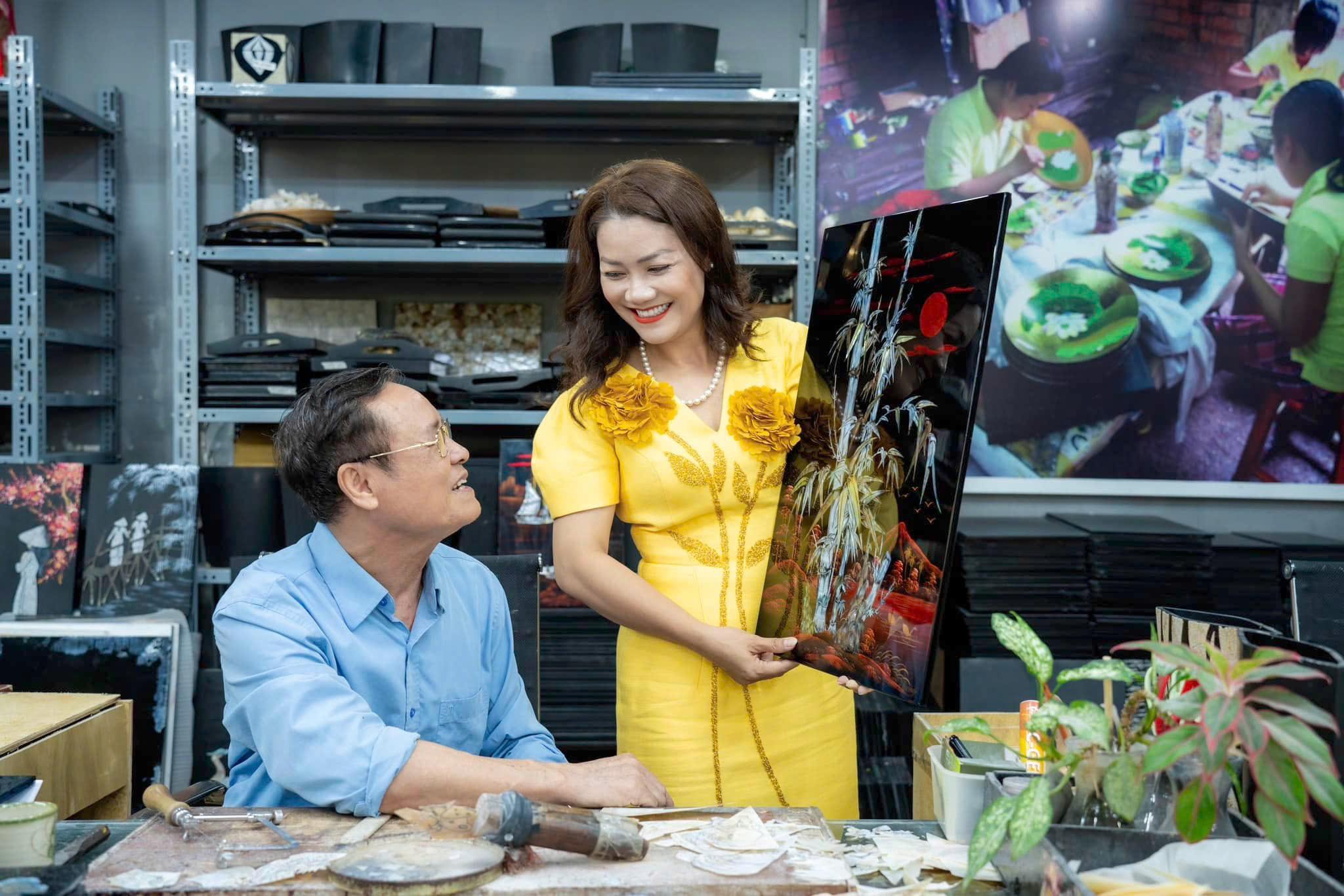 Doanh nhân, Th.S Nguyễn Thị Minh Thu, người thuyền trưởng của Đông Phương Art trên hành trình "may đo" nghệ thuật sơn mài theo dấu ấn cá nhân của từng khách hàng.