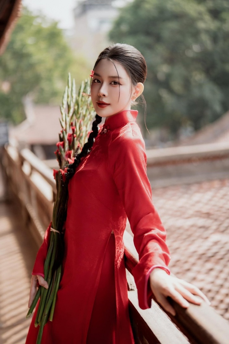 Thời gian đầu, vì nôn nóng giảm cân nhanh, Bích Hạnh lao vào tập luyện cường độ cao và chưa có kế hoạch ăn uống hợp lý. Dù giảm được đến 27 kg chỉ trong 14 tuần, sức khoẻ cô lại bị ảnh hưởng.