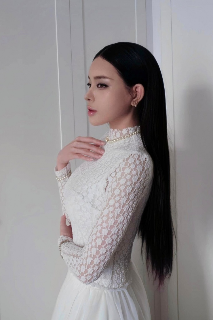 Sau thời gian làm huấn luyện viên cá nhân, Bích Hạnh hiện tập trung làm việc trong lĩnh vực thẩm mỹ, từng khiến nhiều người bất ngờ khi khoe thu nhập khủng.