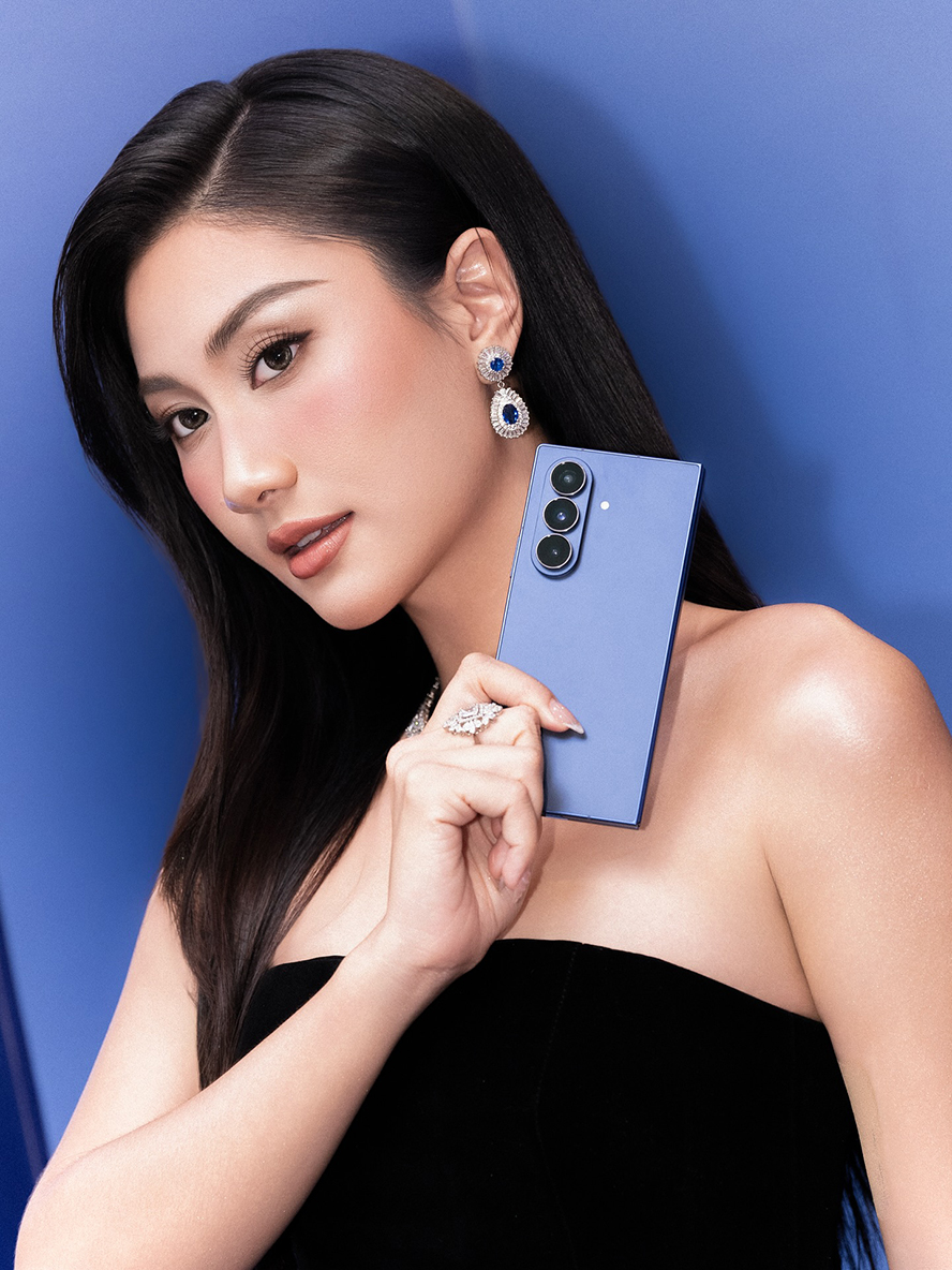Hoa hậu Phương Linh review nhanh Galaxy Z Fold7 ngay lần đầu tiên trải nghiệm - 2
