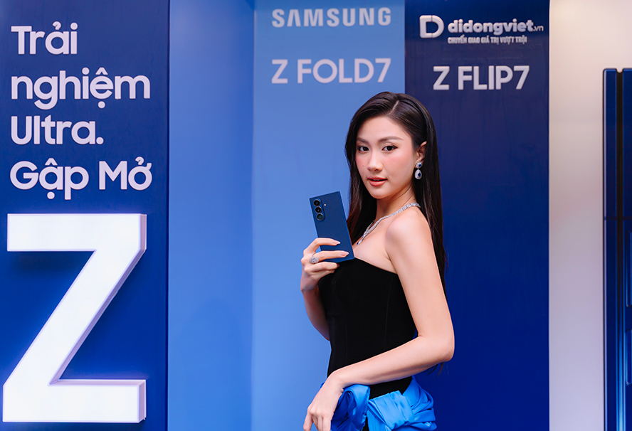 Hoa hậu Phương Linh review nhanh Galaxy Z Fold7 ngay lần đầu tiên trải nghiệm - 1