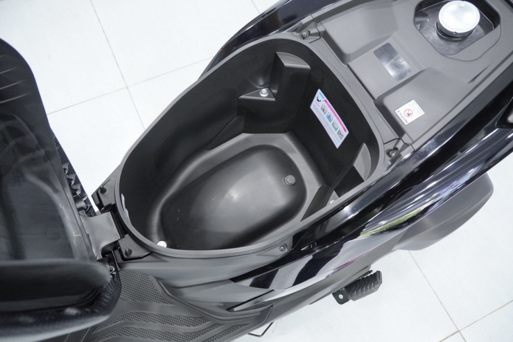 Honda Vario 125 màu hồng đầu tiên về Việt Nam - 9