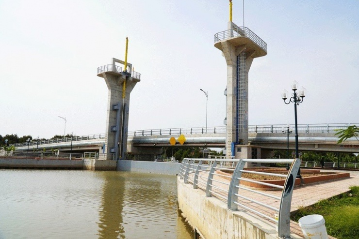 Một cống ngăn mặn của dự án Quản lý nước Bến Tre JICA-3.