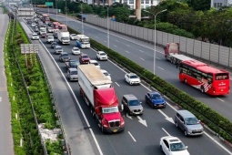 Bộ Công an đề xuất bỏ quy định chỉ được lái xe 48 giờ mỗi tuần