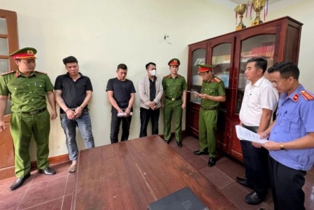 Vì sao chủ nha khoa Sài Gòn Dentist bị 3 thanh niên hành hung dã man?