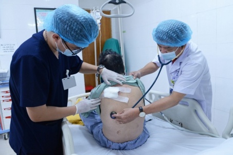 Nguy kịch vì uống nước đường để chữa... tiểu đường