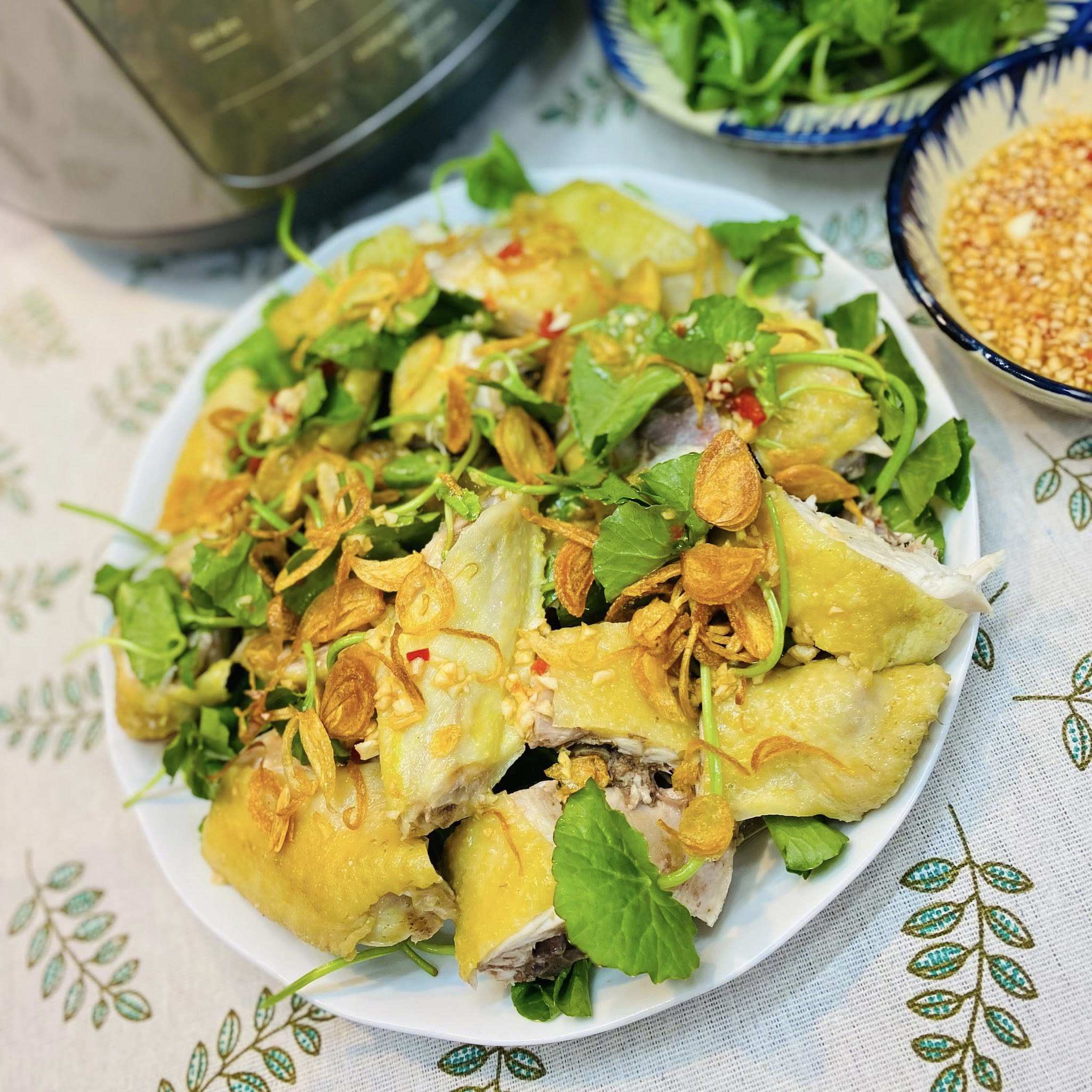 Gà luộc mà thêm bước này bao nhiêu cũng hết, lễ tết không lo thừa - 7