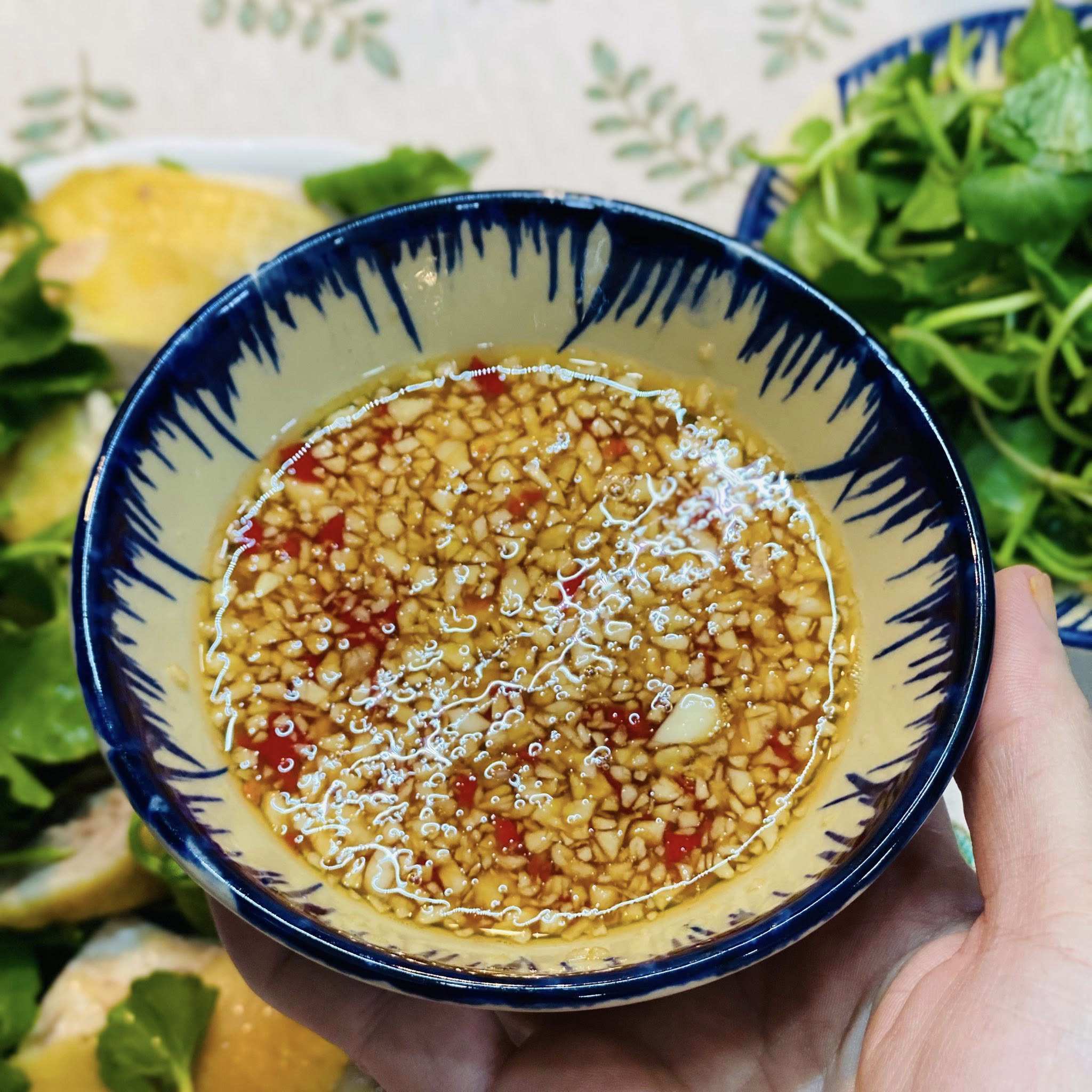 Gà luộc mà thêm bước này bao nhiêu cũng hết, lễ tết không lo thừa - 5