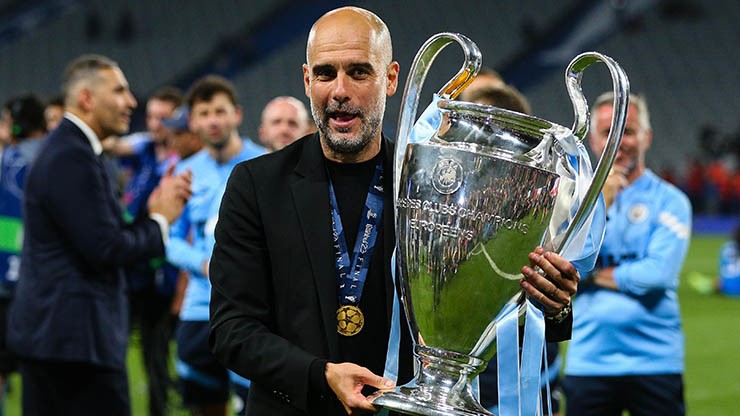 HLV Guardiola gặt hái nhiều danh hiệu lớn cùng Man City