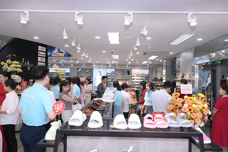 Khách hàng, Đối tác tham quan và mua sắm