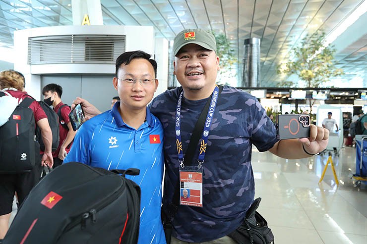Trực tiếp U23 Việt Nam về nước: Thầy trò HLV Kim Sang Sik chia sẻ về chặng đường vô địch - 41
