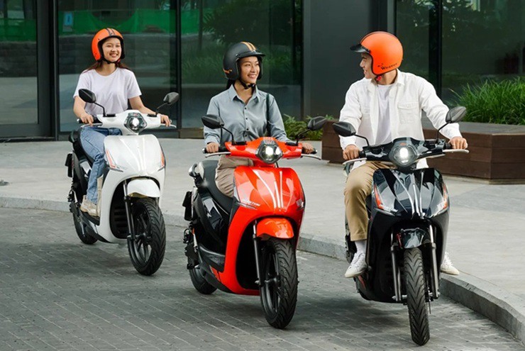 Giá xe máy điện Dat Bike chỉ từ 34,9 triệu đồng, đi tới 285 km/lần sạc