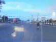 [CLIP] Pha xử lý 'thót tim' của tài xế xe container khiến nhiều người đi đường hoảng hồn