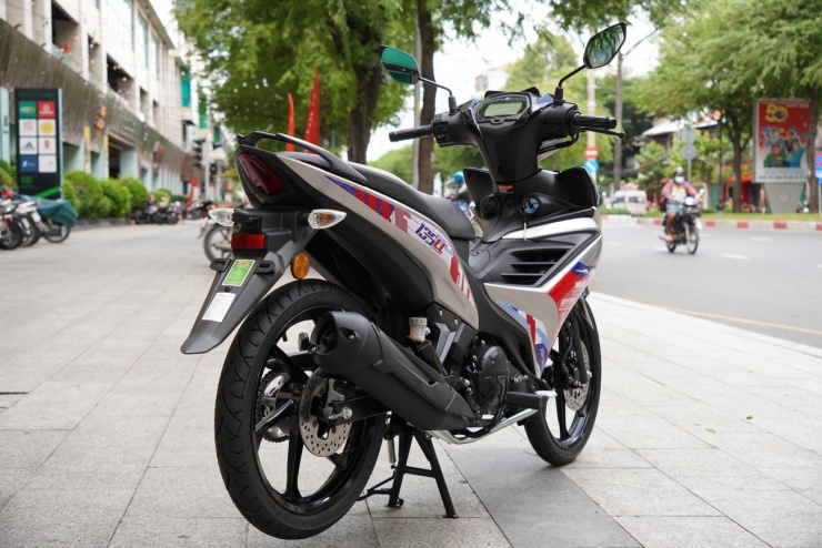 Yamaha Exciter 135 bản giới hạn phong cách xe đua cập bến Việt Nam - 6