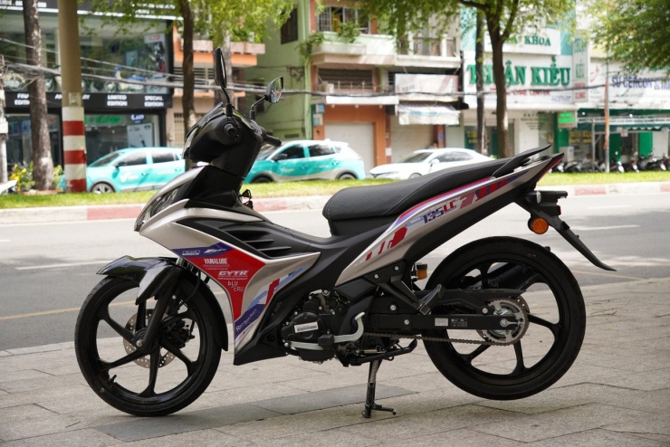 Yamaha Exciter 135 bản giới hạn phong cách xe đua cập bến Việt Nam - 7