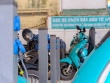 Đua nhau mở quán cà phê kết hợp sạc xe điện: Coi chừng bị phạt