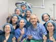 Bật cười khi xem clip Tú Dưa thăm Tuấn Hưng sau phẫu thuật