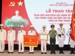 Đại tướng Lương Tam Quang trao danh hiệu Anh hùng cho một phòng Công an Thanh Hóa