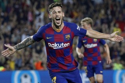 Sốc cựu sao Barcelona nhập viện vì bị chó cắn vào " chỗ hiểm "