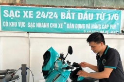Nở rộ trạm sạc xe điện trong quán cà phê: Chuyên gia nói gì?