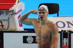 Người kế vị Phelps, Marchand bơi như