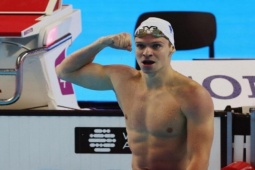 Người kế vị Phelps, Marchand bơi như "xé nước" phá kỷ lục kéo dài 14 năm