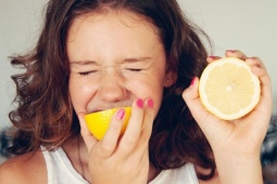 Tin tức sức khỏe - 4 loại quả đặc sản mùa hè càng ăn bàng quang càng “khóc thét”!