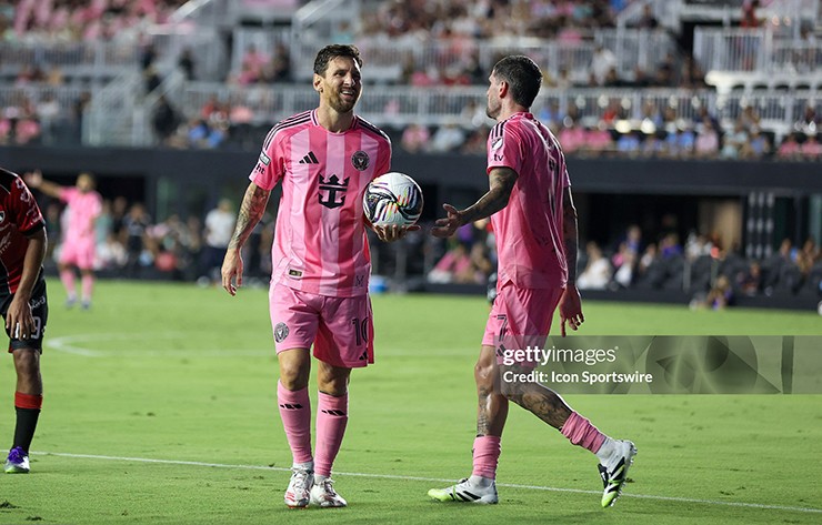 Messi và Rodrigo De Paul&nbsp;nổi bật trong chiến thắng đầu tay tại Leagues Cup