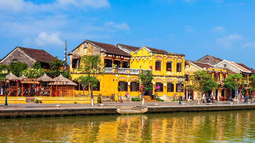Người trẻ ưu tiên lối sống hiện đại vẫn gìn giữ văn hoá bản địa (Nguồn: Istock)